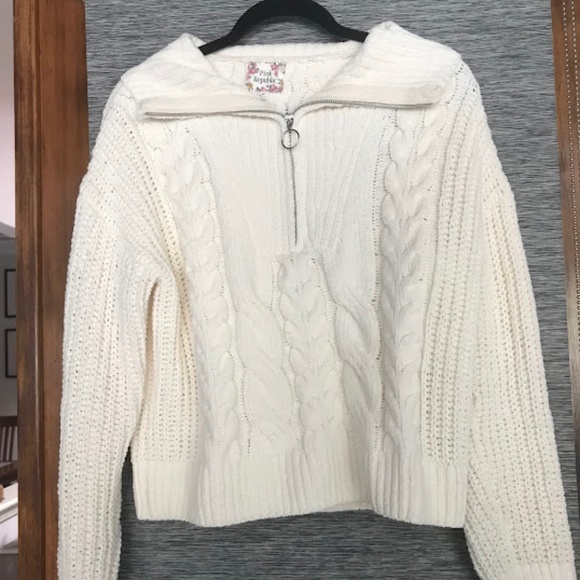 White sweater - Picture 1 of 1
